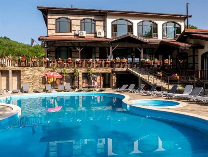 Hotel Тодорини Кукли à Spanchevtsi Extérieur photo